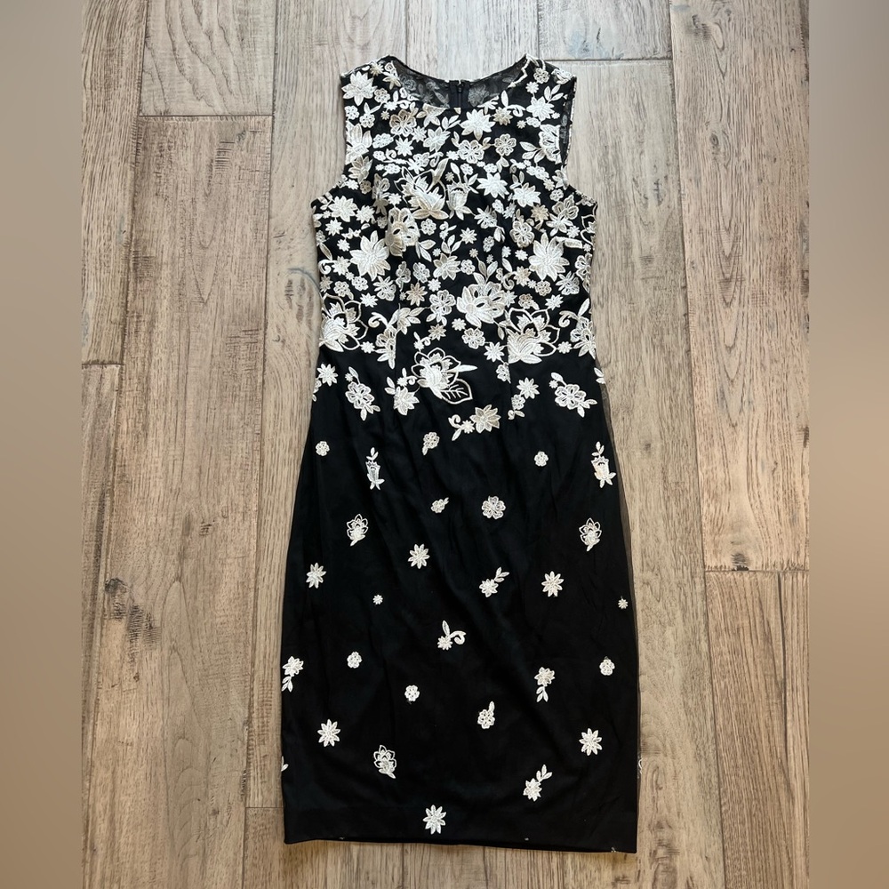 White House Black Market Embroidered Floral Pencil High Neck Dress Size 6